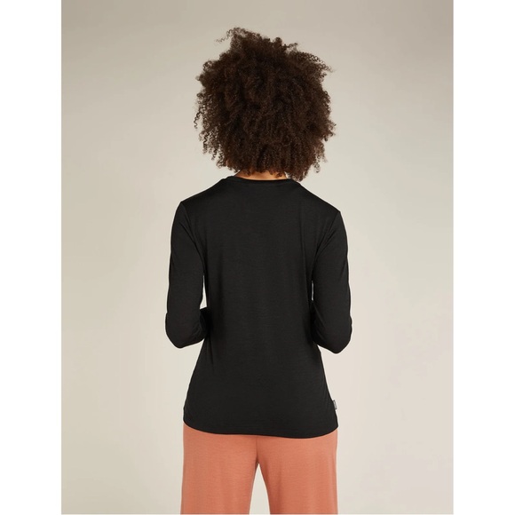 ICEBREAKER • Merino 150 Tech Lite Long Sleeve T-Shirt in Black - Picture 2 of 13